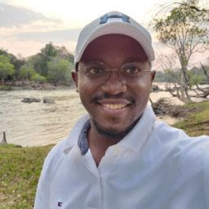 Meet your Posher, Emmanuel